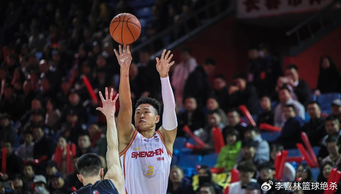 米兰体育-轰29分+7记三分！中国男篮29岁王牌崛起：效率值超胡金秋剑指MVP|贺希宁|三分球|常规赛|深圳男篮|广州男篮_新浪体育_新浪新闻